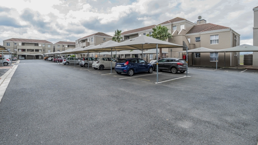 2 Bedroom Property for Sale in Uitzicht Western Cape